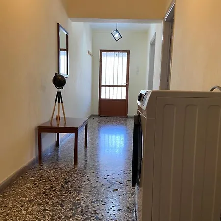 Family With 2 Bedrooms To The Center Kamena Vourla